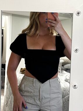 Forever 21 Black Square-Neck Pointed-Hem Puff Sleeve Silk Crop Top